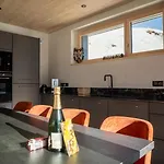 Horizon Blanc - Vue Exceptionnelle Loup Blanc -sauna Exterieur Ours Des Glaces -5 Etoiles Chalet